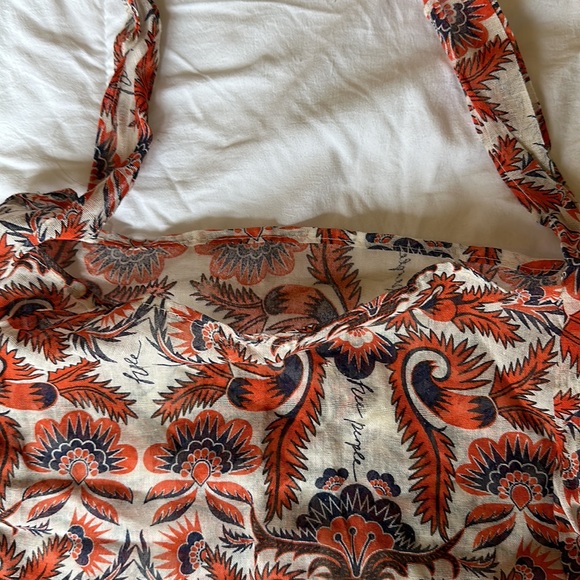 FREE PEOPLE brand BAG. shoulder bag. Thin patterned fabric. No closure. - Picture 4 of 10